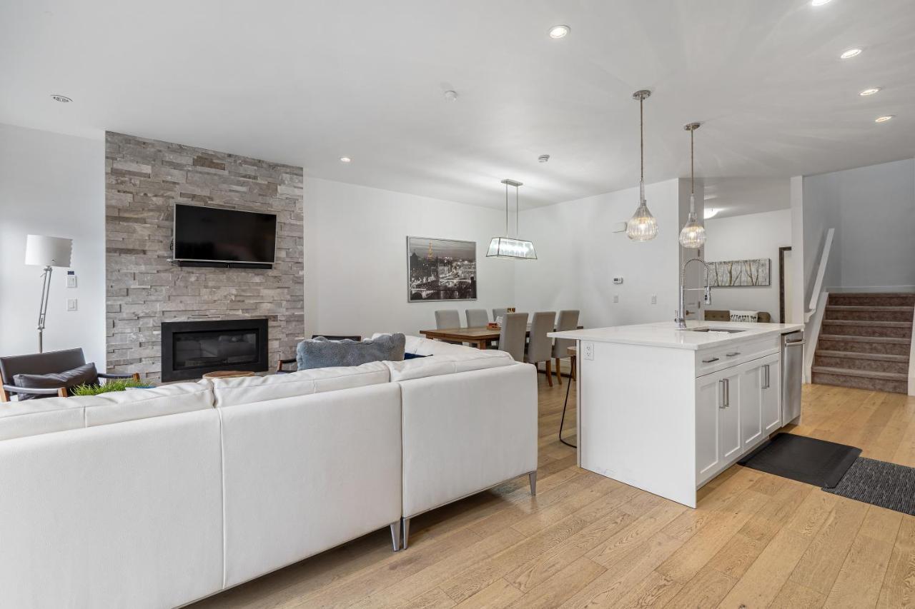 Luxury Spacious Private House Near Centre Calgary